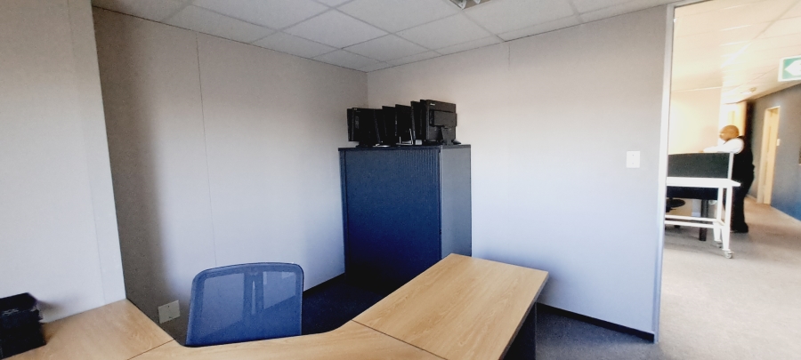 To Let commercial Property for Rent in Rosenpark Western Cape